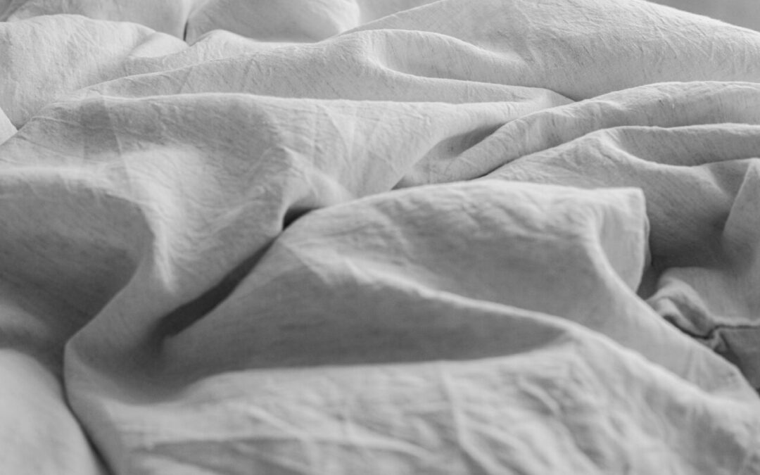 Quelle différence entre un drap plat et un drap housse ?