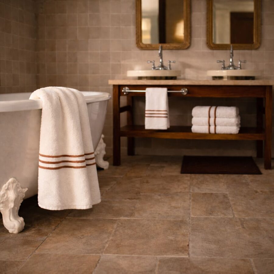 Serviettes de bain moelleuses Comptoir du Bambou, design graphique et confort hôtelier